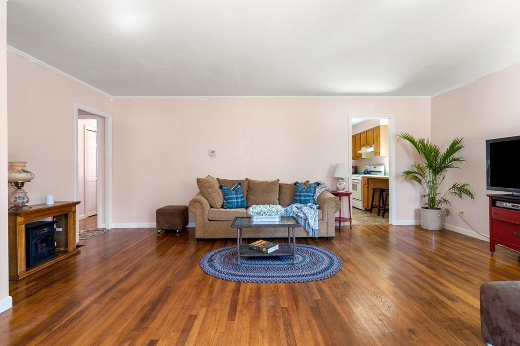 14 Larch Road Georgetown, MA 01833 - Photo 8 of 31 Gallery Image 8
