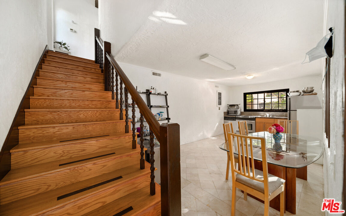 6611 Portshead Road Malibu, CA 90265 - Photo 6 of 19 a view of entryway and hall