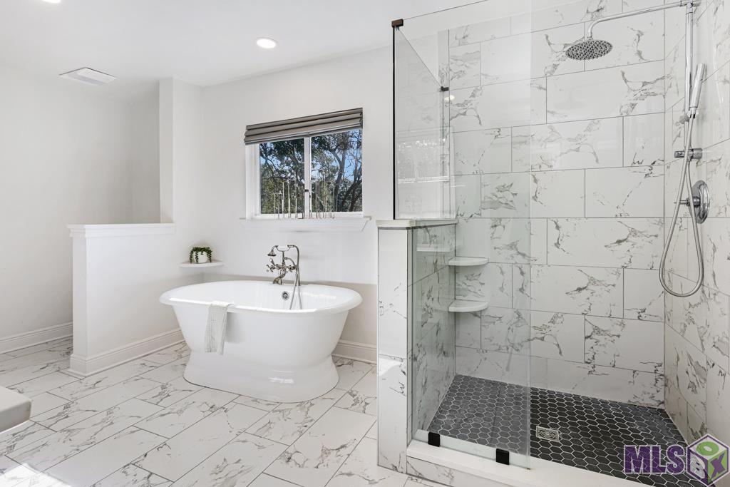 2032 Carter Avenue Baton Rouge, LA 70806 - Photo 17 of 35 Master bath