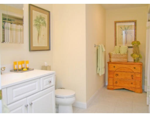 35 Andrea Circle, Unit 35 Needham, MA 02494 - Photo 14 of 21