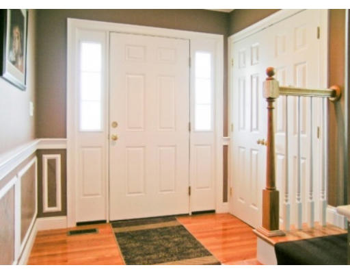 35 Andrea Circle, Unit 35 Needham, MA 02494 - Photo 2 of 21