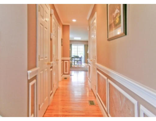 35 Andrea Circle, Unit 35 Needham, MA 02494 - Photo 3 of 21