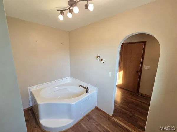 $360,000 | 3181 Highway P Durham Mo 63438, Durham, MO 63438