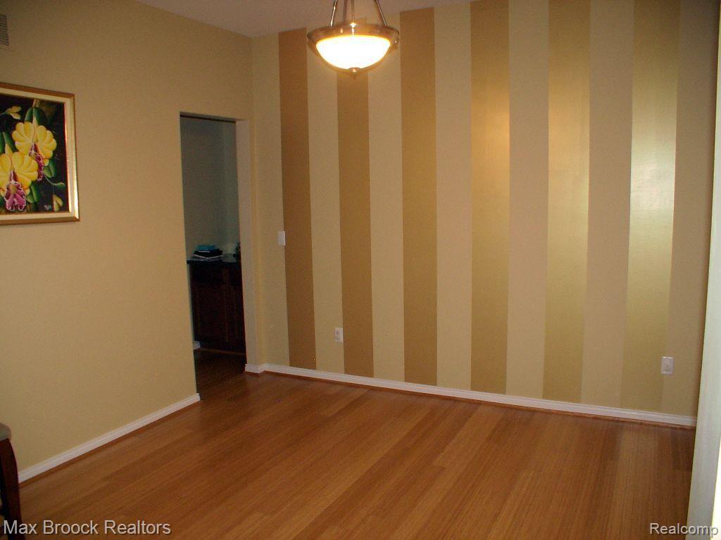 3282 Fantail Drive Rochester, MI 48309 - Photo 9 of 28 Formal dining room with butler pantry at rear
