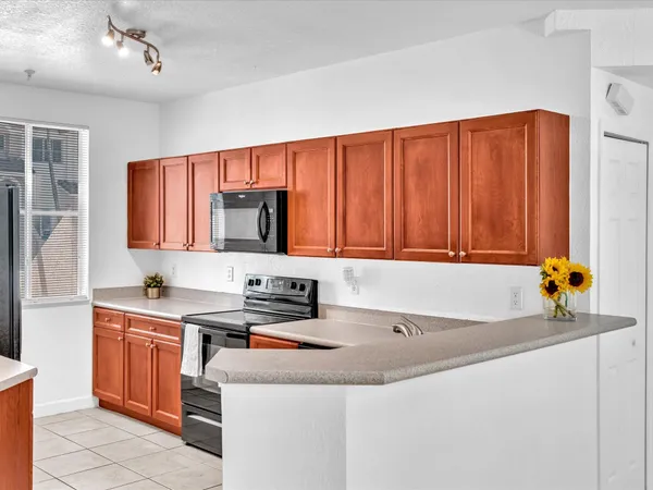 $299,000 | 513 Bayfront Drive, Boynton Beach, FL 33435