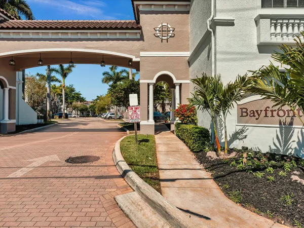$299,000 | 513 Bayfront Drive, Boynton Beach, FL 33435