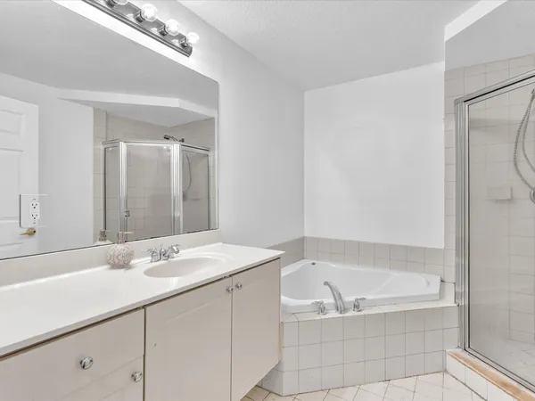 $299,000 | 513 Bayfront Drive, Boynton Beach, FL 33435