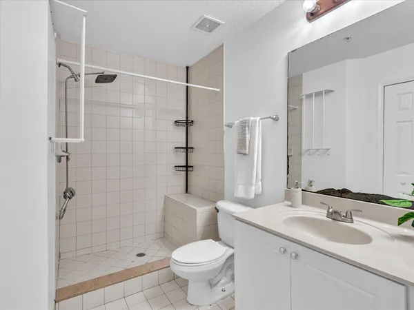 $299,000 | 513 Bayfront Drive, Boynton Beach, FL 33435