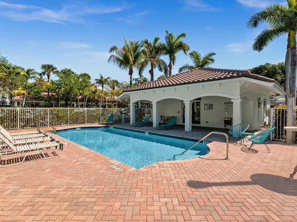 $299,000 | 513 Bayfront Drive, Boynton Beach, FL 33435