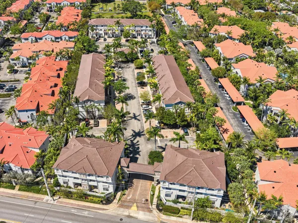 $299,000 | 513 Bayfront Drive, Boynton Beach, FL 33435