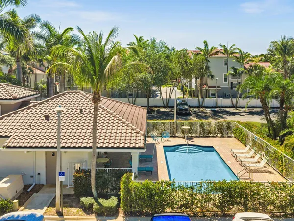 $299,000 | 513 Bayfront Drive, Boynton Beach, FL 33435