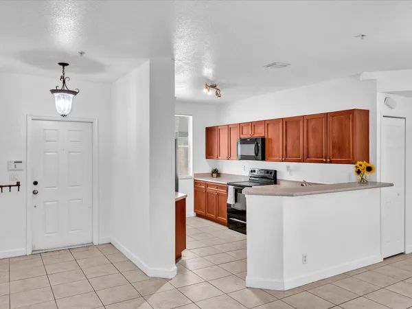 $299,000 | 513 Bayfront Drive, Boynton Beach, FL 33435