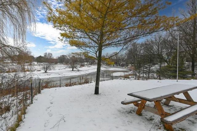 $214,900 | 1021 Navarino Street, Algoma, WI 54201