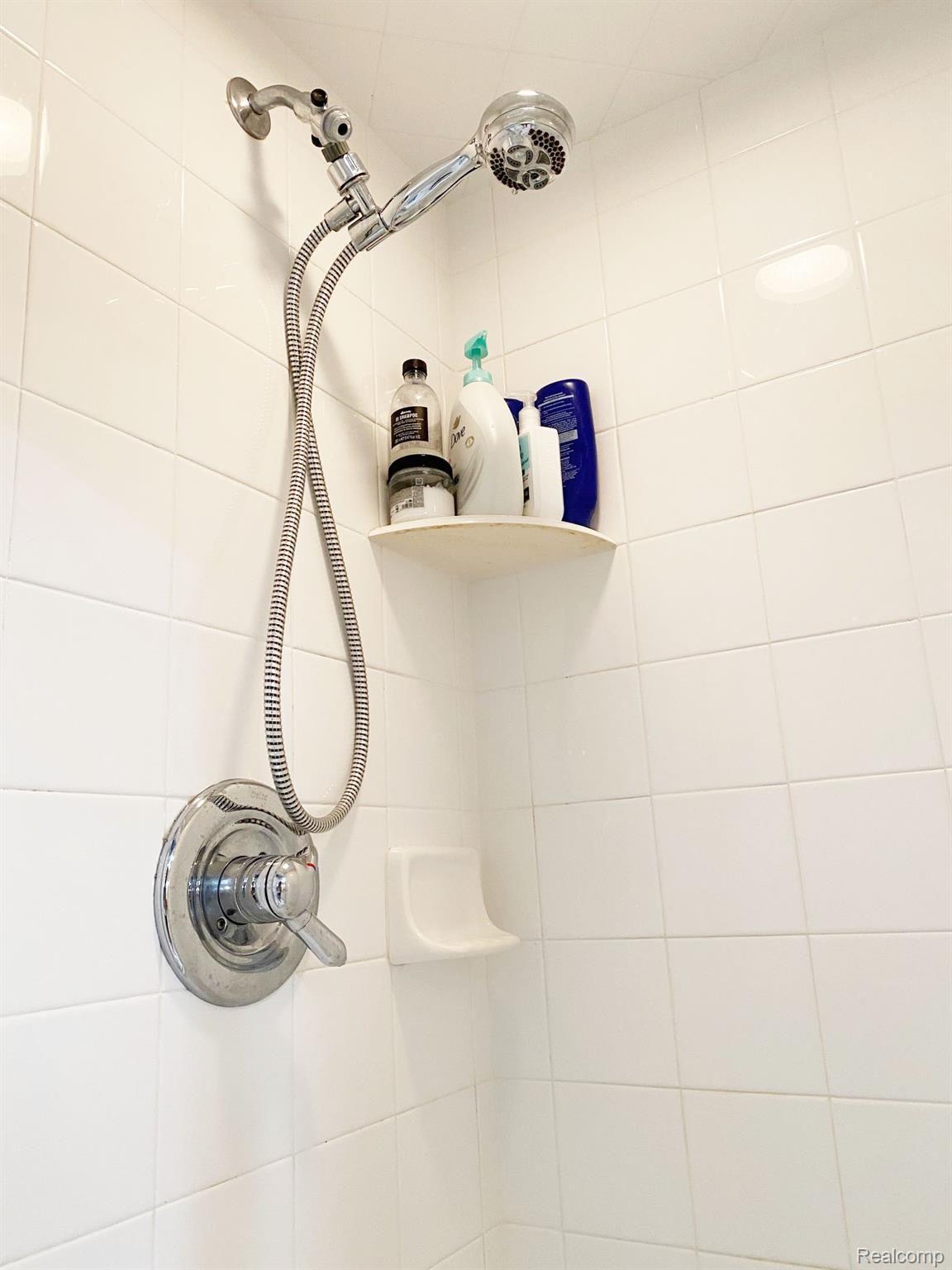 18751 Wick Road Allen Park, MI 48101 - Photo 37 of 47 IMG_2466.jpg