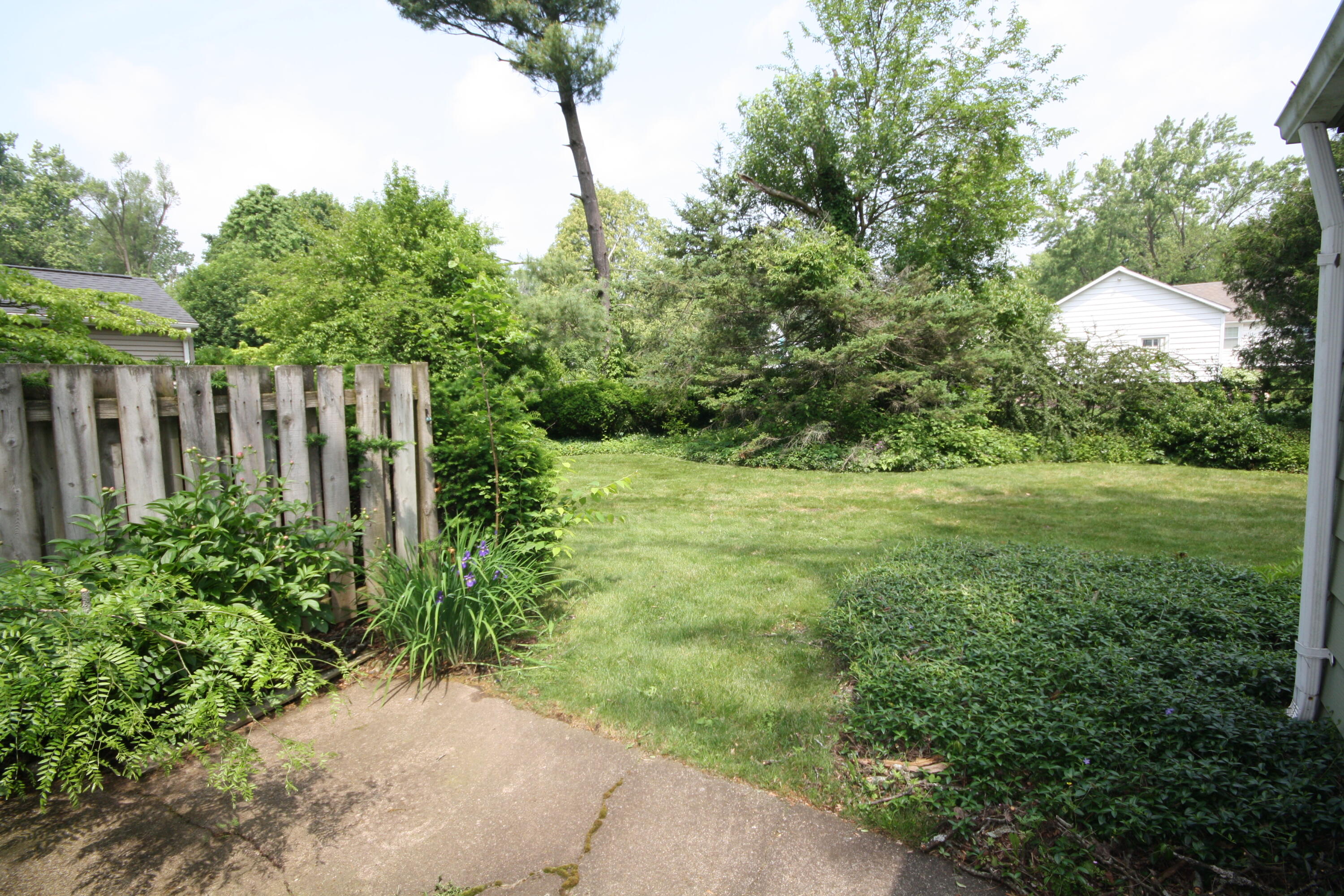 2908 Olney Road Kalamazoo, MI 49006 - Photo 3 of 17 IMG_7060
