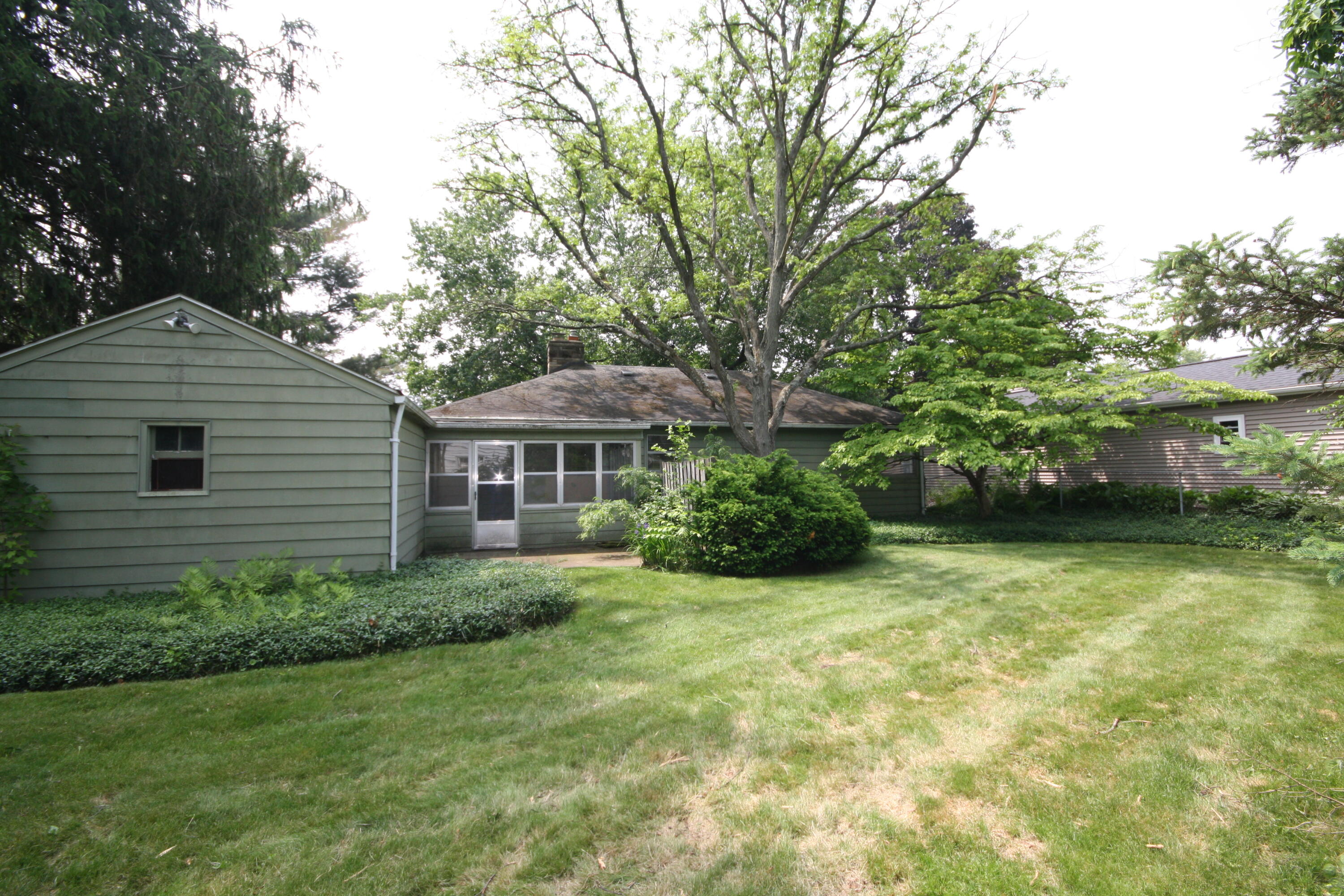 2908 Olney Road Kalamazoo, MI 49006 - Photo 4 of 17 IMG_7061