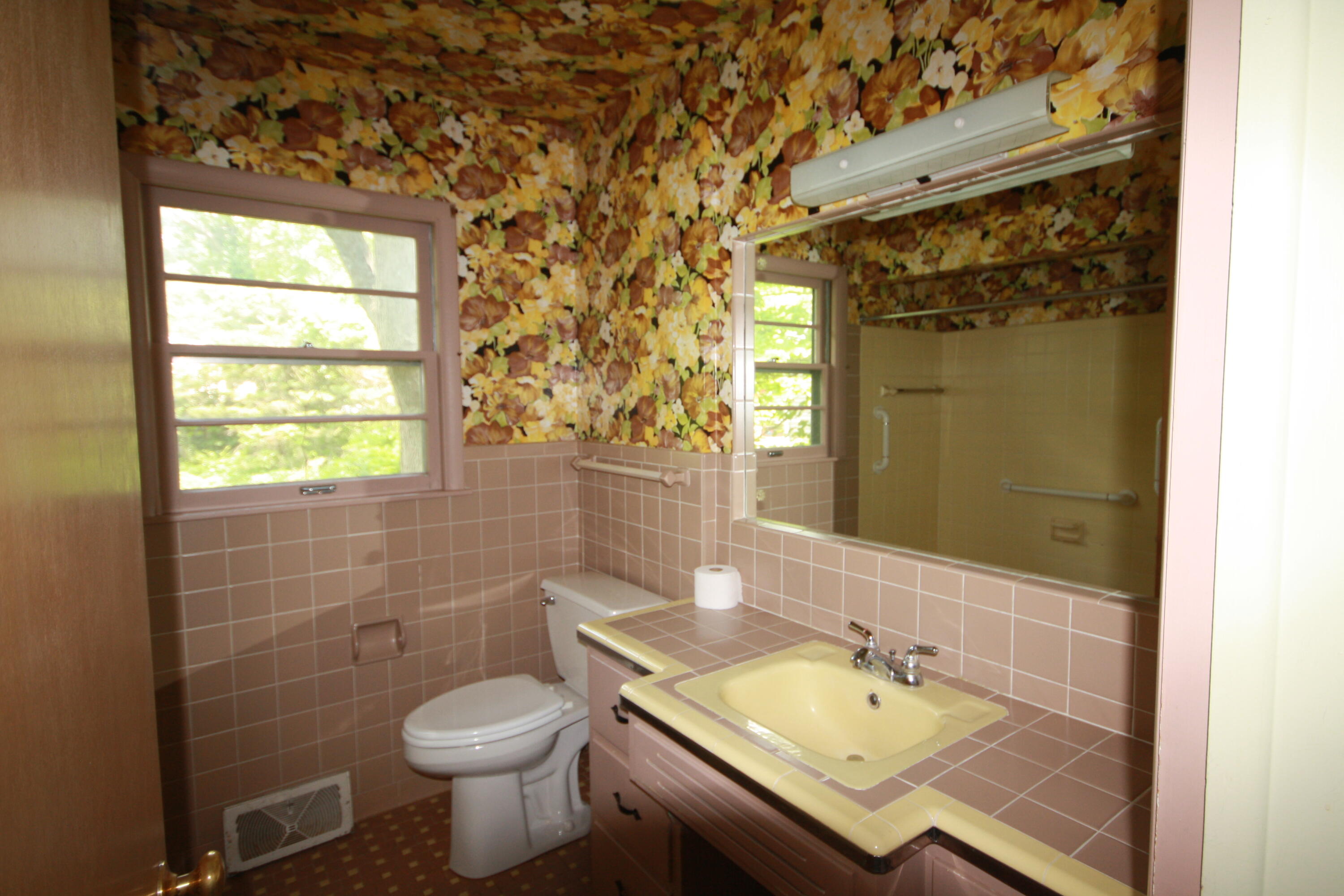 2908 Olney Road Kalamazoo, MI 49006 - Photo 8 of 17 IMG_7130