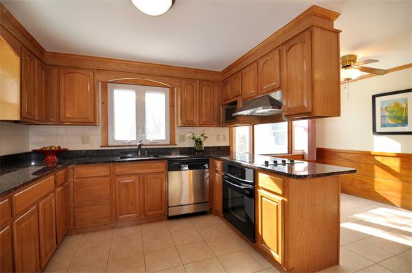 17 Skyview Road Lexington, MA 02420 - Photo 5 of 19 Gallery Image 5