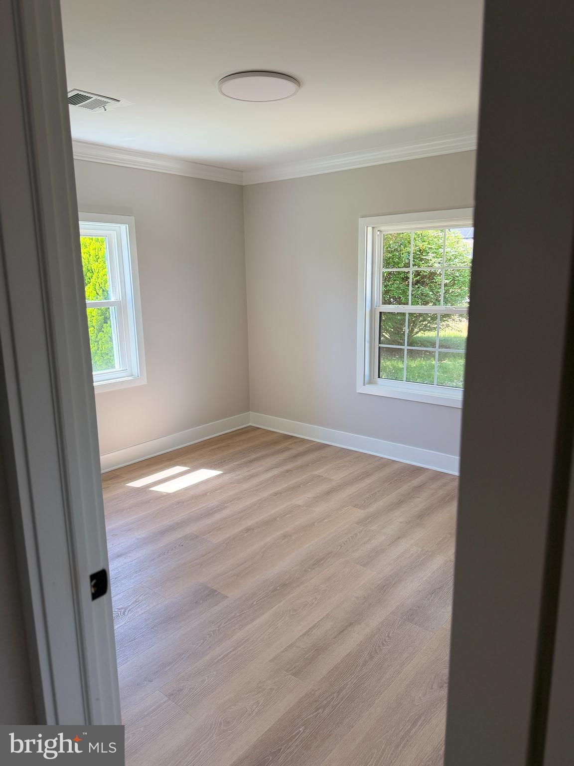 44 Tinsel Road Levittown, PA 19056 - Photo 8 of 31