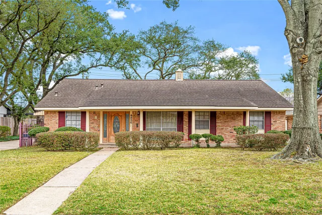 $389,000 | 4826 Omeara Drive, Houston, TX 77035