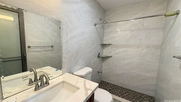 $2,100 | 1594 Wailele Street, Unit DOWNSTAIRSC, Honolulu, HI 96819