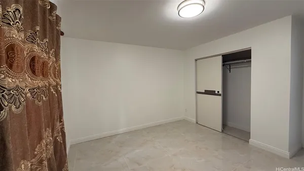 $2,100 | 1594 Wailele Street, Unit DOWNSTAIRSC, Honolulu, HI 96819