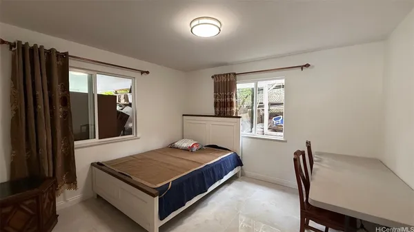 $2,100 | 1594 Wailele Street, Unit DOWNSTAIRSC, Honolulu, HI 96819