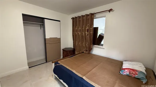 $2,100 | 1594 Wailele Street, Unit DOWNSTAIRSC, Honolulu, HI 96819