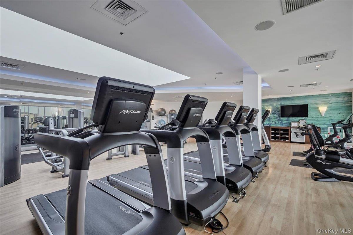 5 Renaissance Square, Unit 23C White Plains, NY 10601 - Photo 26 of 30