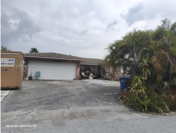 $800,000 | 933 Southeast 10th Court, Pompano Beach, FL 33060