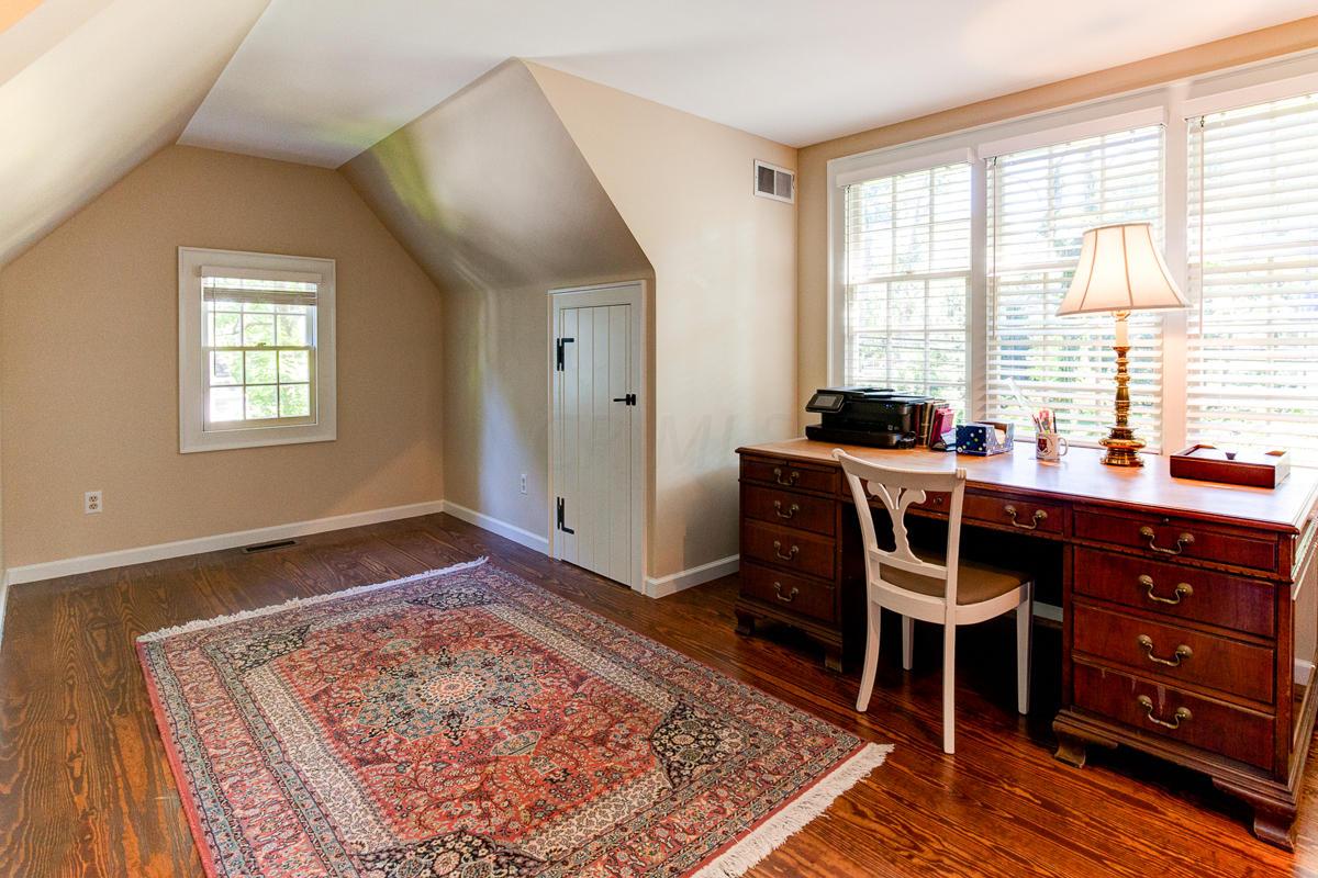 2369 Dorset Road Columbus, OH 43221 - Photo 23 of 36