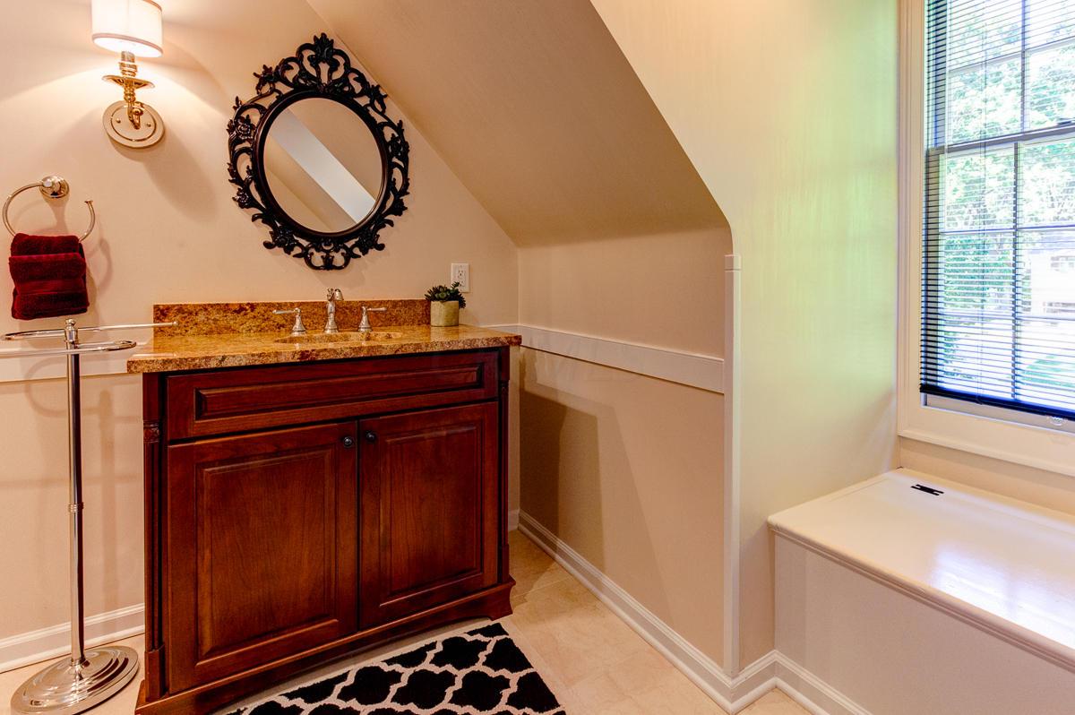 2369 Dorset Road Columbus, OH 43221 - Photo 25 of 36