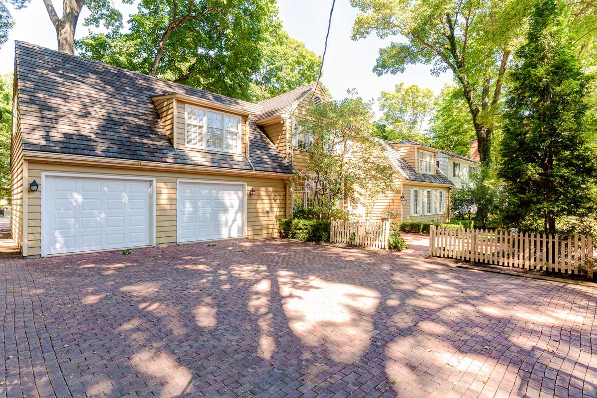 2369 Dorset Road Columbus, OH 43221 - Photo 32 of 36