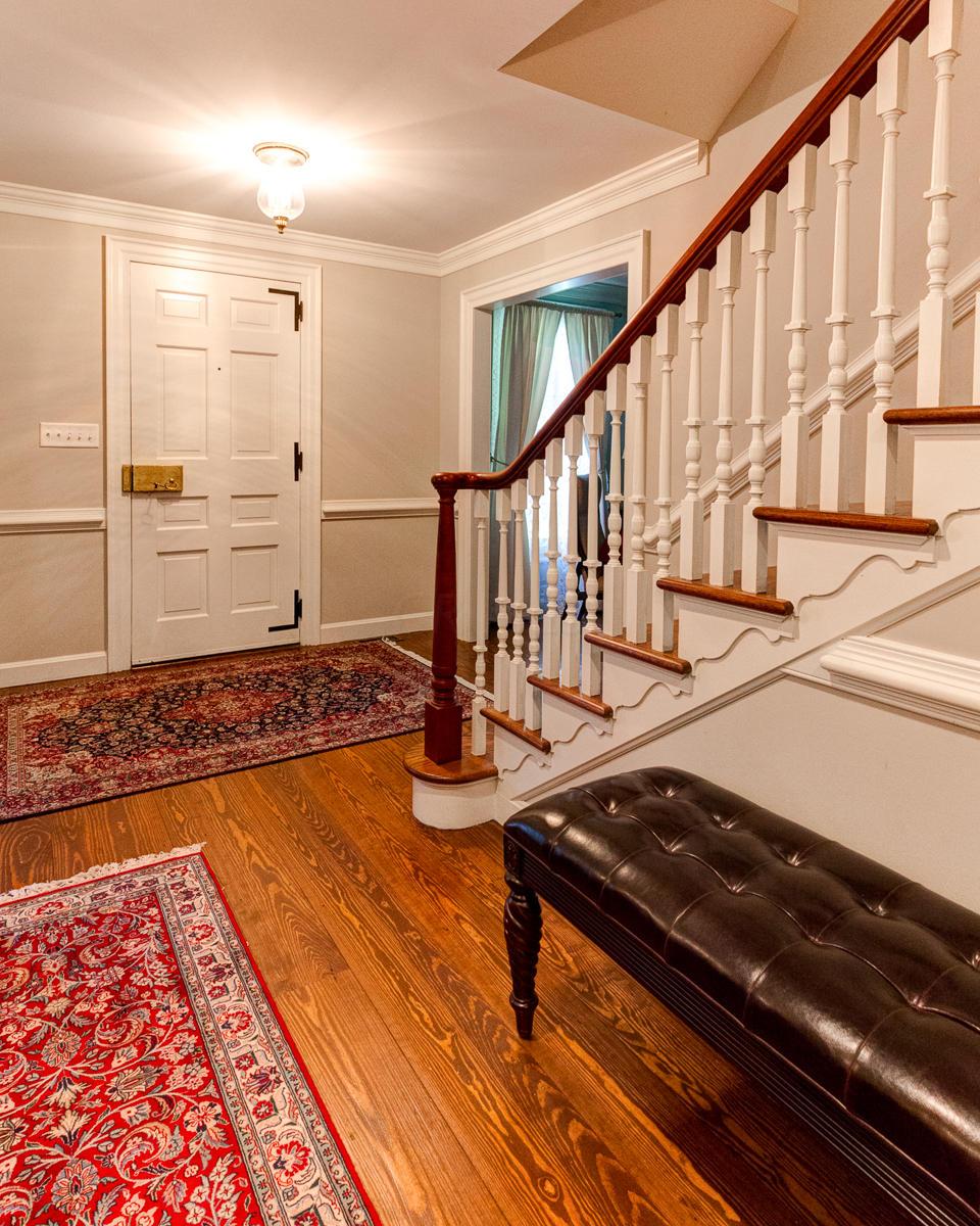 2369 Dorset Road Columbus, OH 43221 - Photo 4 of 36