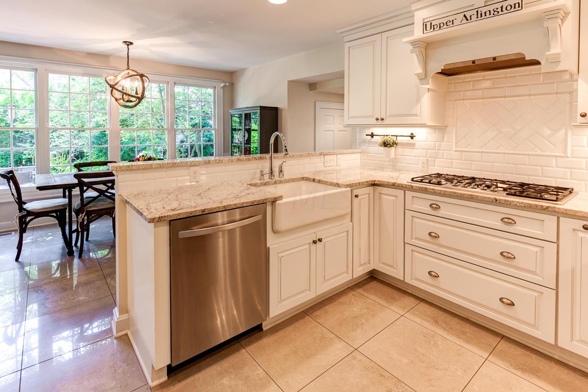 2369 Dorset Road Columbus, OH 43221 - Photo 8 of 36