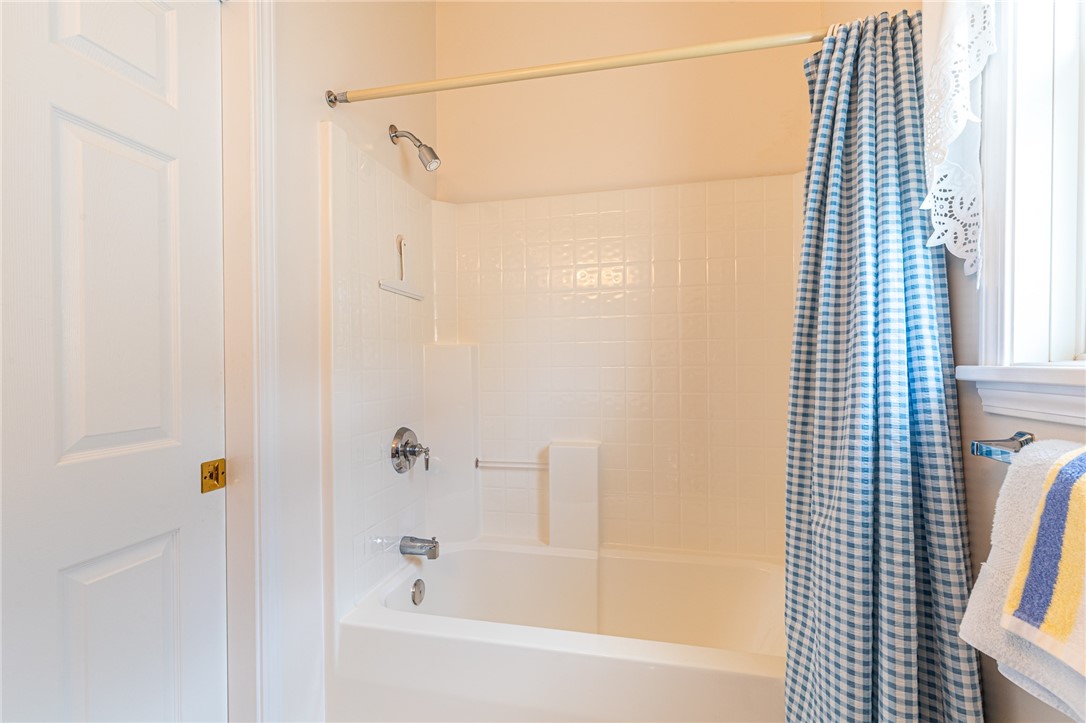 31 Brantley Way Penfield, NY 14526 - Photo 36 of 50 2nd Full Bath