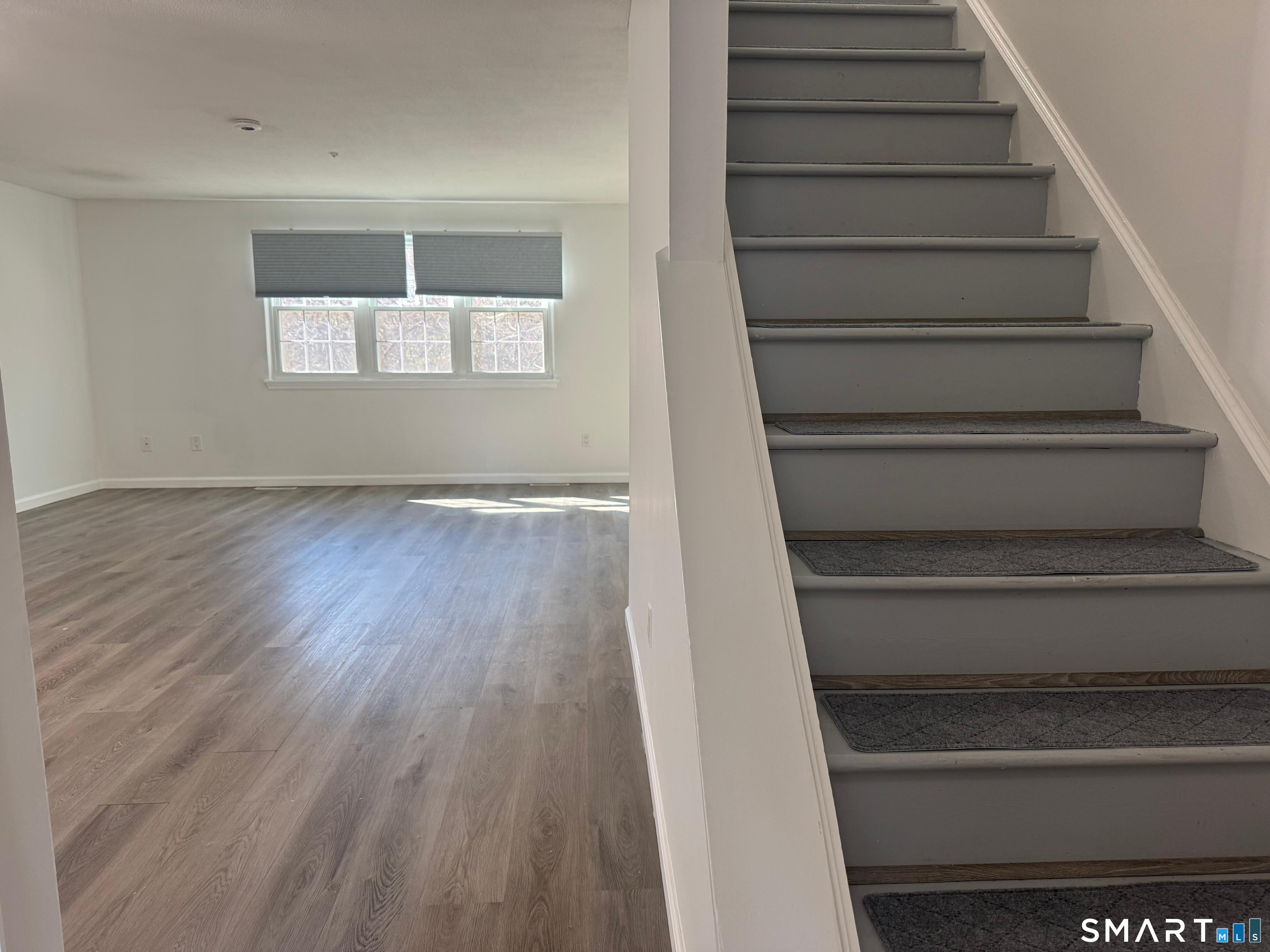 88 East Gate Lane, Unit 88 Hamden, CT 06514 - Photo 11 of 62 a view of entryway