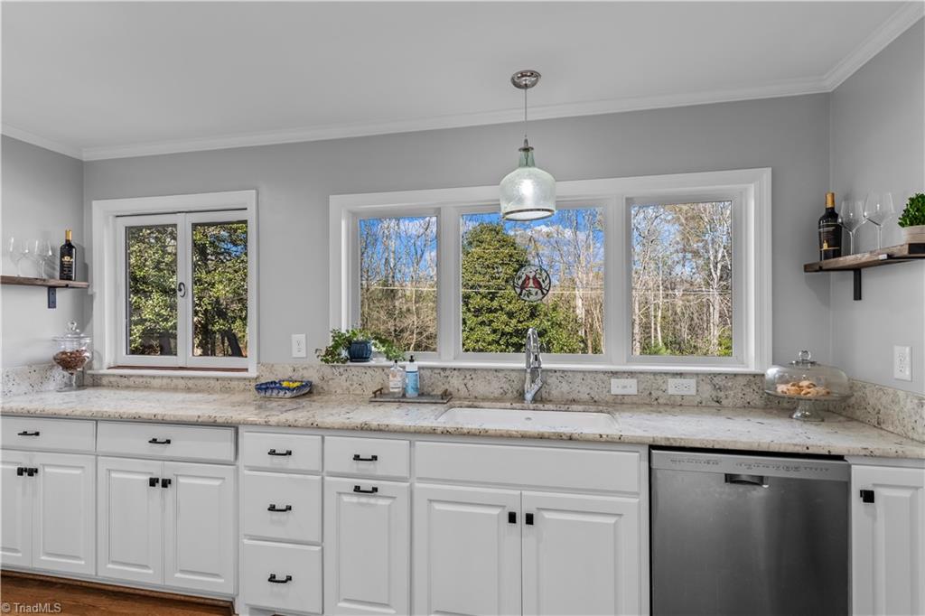 741 Country Club Road Mount Airy, NC 27030 - Photo 12 of 37 Gallery Image 12