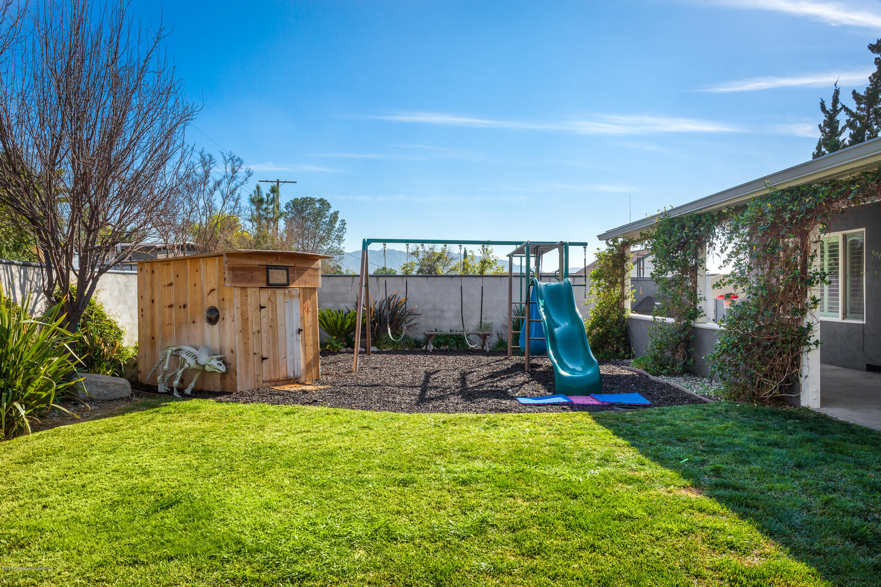 10436 Glory Avenue Tujunga, CA 91042 - Photo 13 of 17 10436 Glory Ave-026