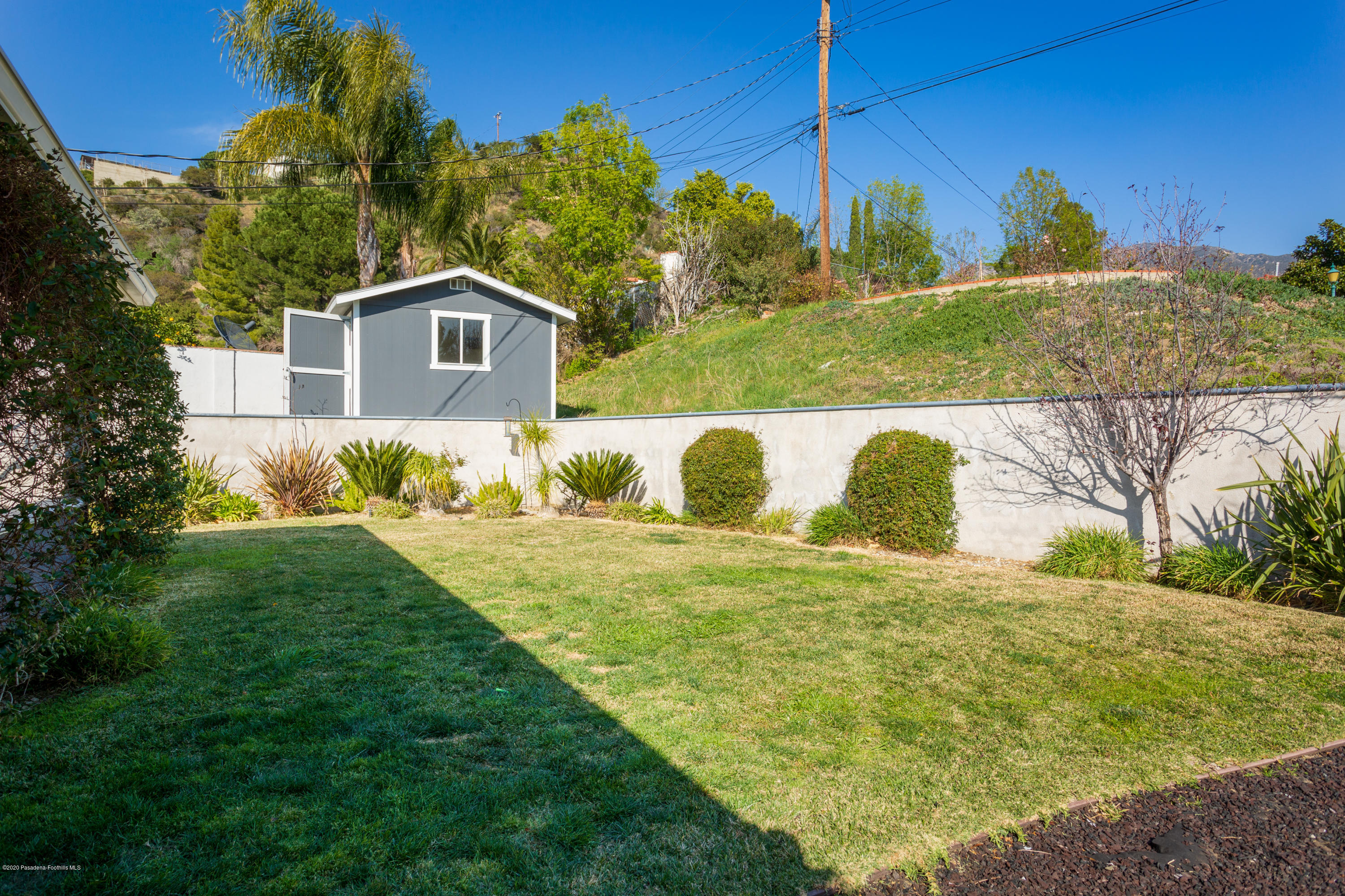 10436 Glory Avenue Tujunga, CA 91042 - Photo 14 of 17 10436 Glory Ave-027