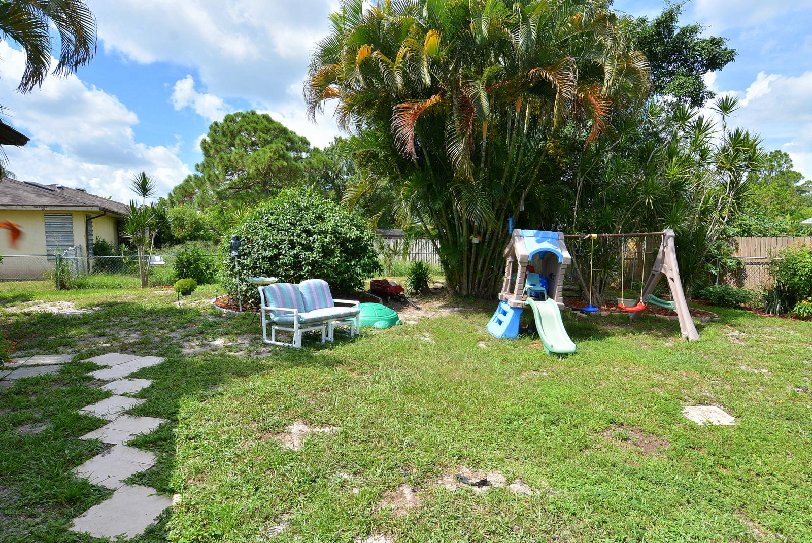 5707 Raintree Trail Fort Pierce, FL 34982 - Photo 35 of 38 Yard