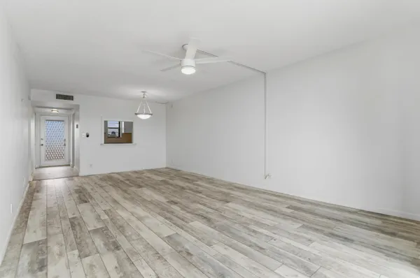 $2,000 | 9233 Southwest 8th Street, Unit 404, Boca Raton, FL 33428