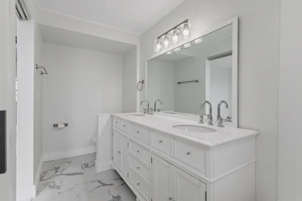 $2,000 | 9233 Southwest 8th Street, Unit 404, Boca Raton, FL 33428