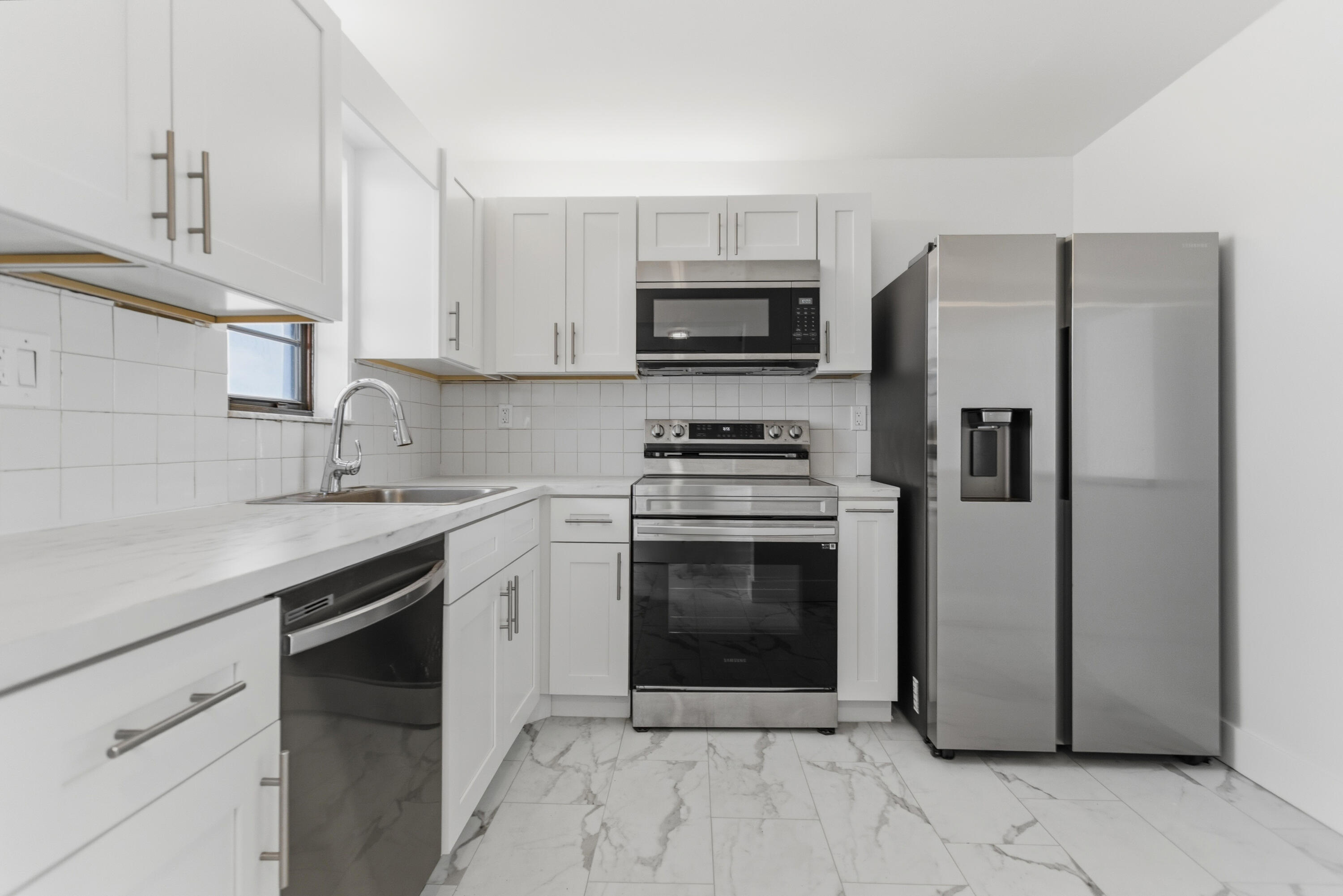9233 Southwest 8th Street, Unit 404 Boca Raton, FL 33428 - Photo 5 of 37 585A2128 (3)