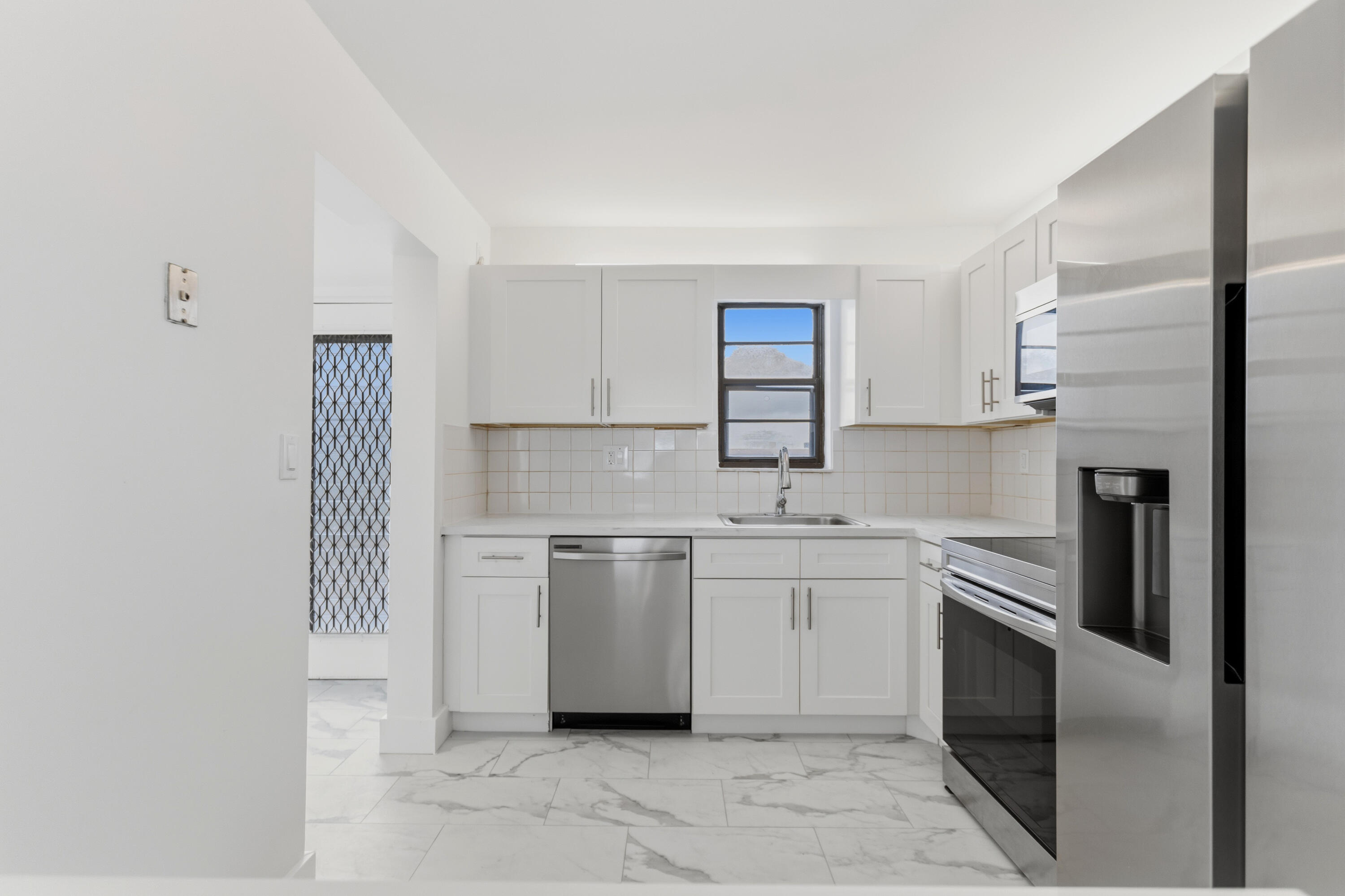 9233 Southwest 8th Street, Unit 404 Boca Raton, FL 33428 - Photo 6 of 37 585A2131 (1)