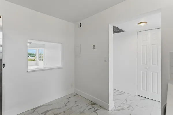 $2,000 | 9233 Southwest 8th Street, Unit 404, Boca Raton, FL 33428