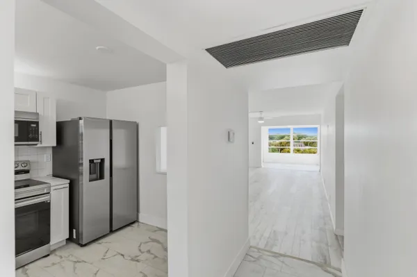 $2,000 | 9233 Southwest 8th Street, Unit 404, Boca Raton, FL 33428