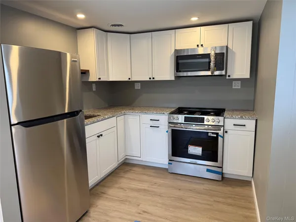 $2,200 | 2126 Highway 17K, Unit 3, Montgomery, NY 12549
