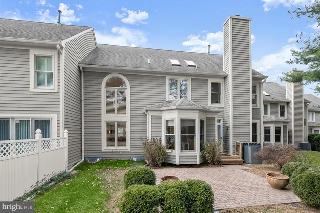 $865,000 | 12 Sawgrass Court, Lutherville-Timonium, MD 21093