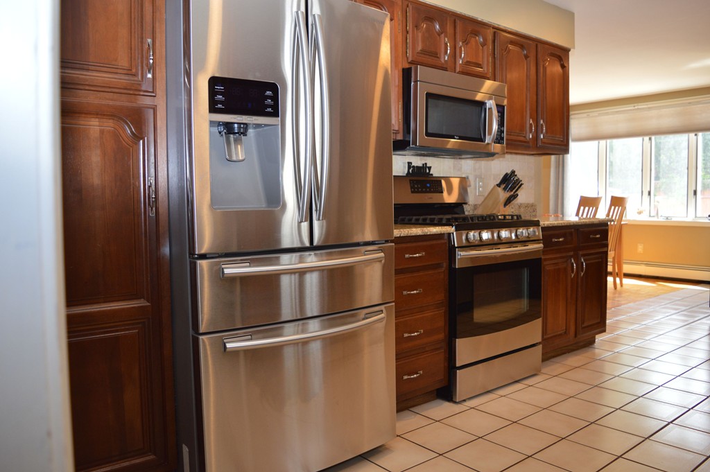 41 Circuit Road Medford, MA 02155 - Photo 3 of 19 Gallery Image 3
